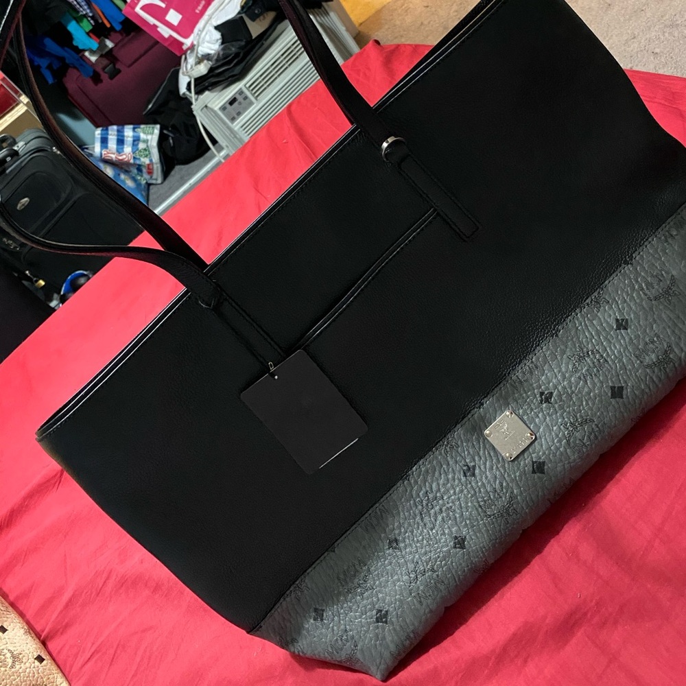 NWT MCM Wilder Visetos Leather Shopper Tote Meduim